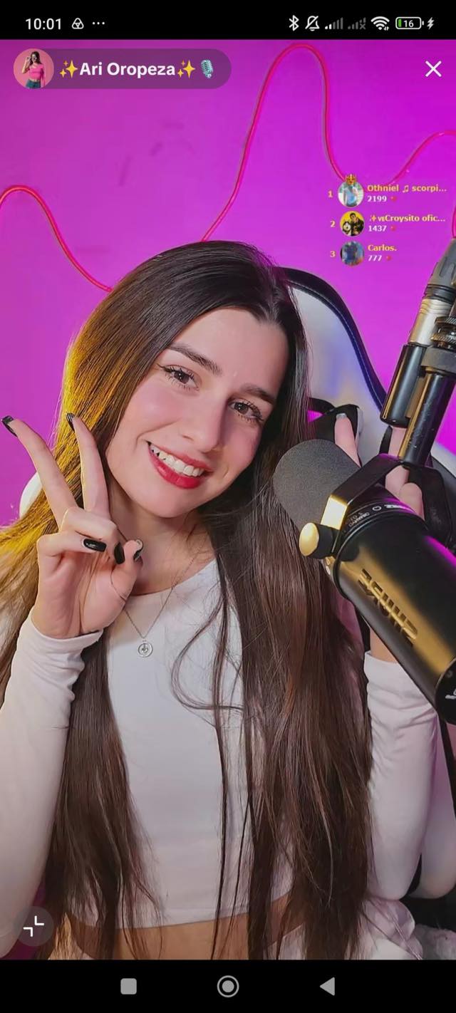Creadora transmitiendo en TikTok LIVE